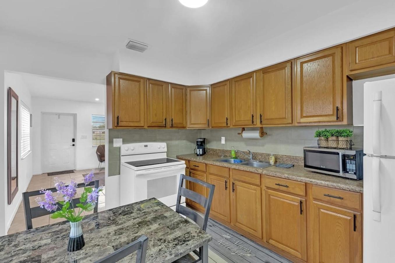 2 Bedroom House Minutes From Beach And Casino Db1 Dania Beach Extérieur photo